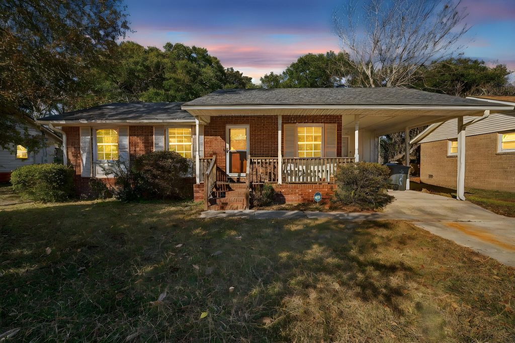 Photo of 1516 Westway Drive, Charleston, SC 29412 (MLS # 25032954)