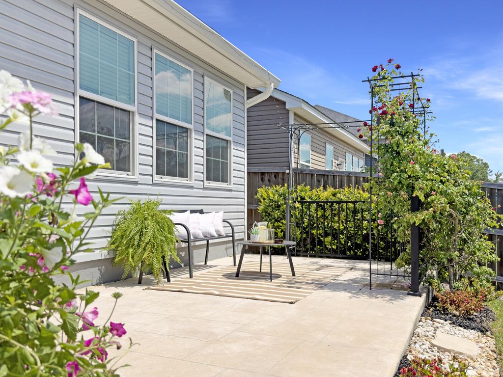 Photo of 262 Mcclellan Way, Summerville, SC 29483 (MLS # 26010814)