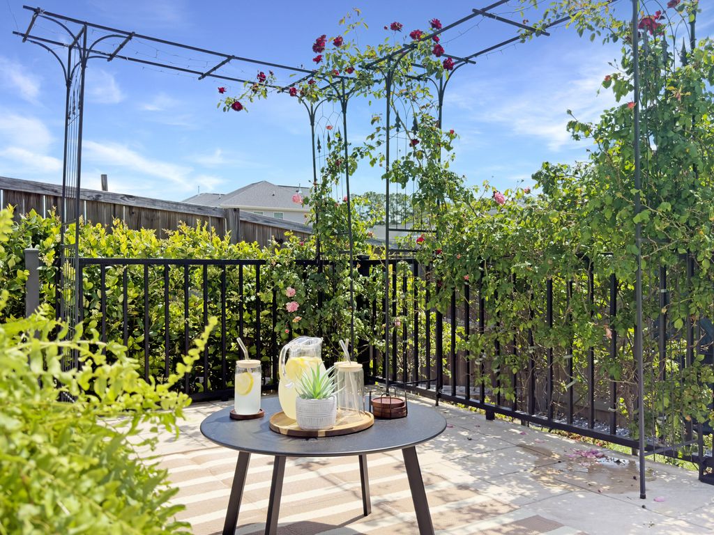 Photo of 262 Mcclellan Way, Summerville, SC 29483 (MLS # 26010814)