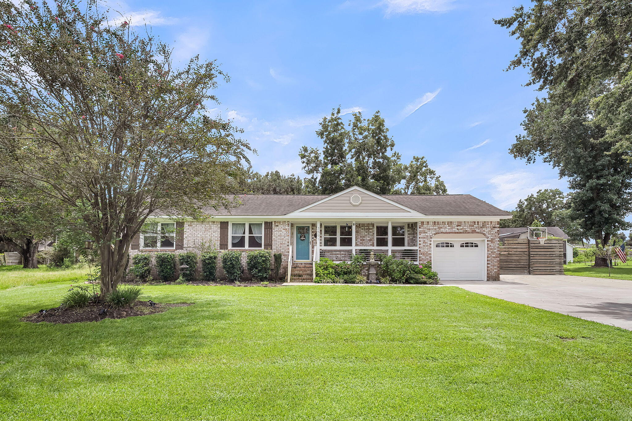3591 Bayou Road