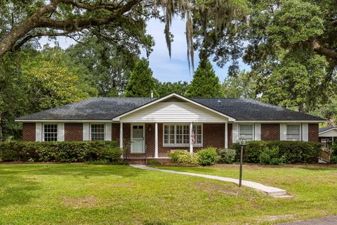 Photo of 1789 Balfoure Drive, Charleston, SC 29407 (MLS # 25018182)