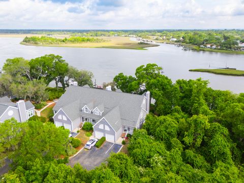 Photo of 112 Waterfront Plantation Drive, Charleston, SC 29412 (MLS # 25014911)