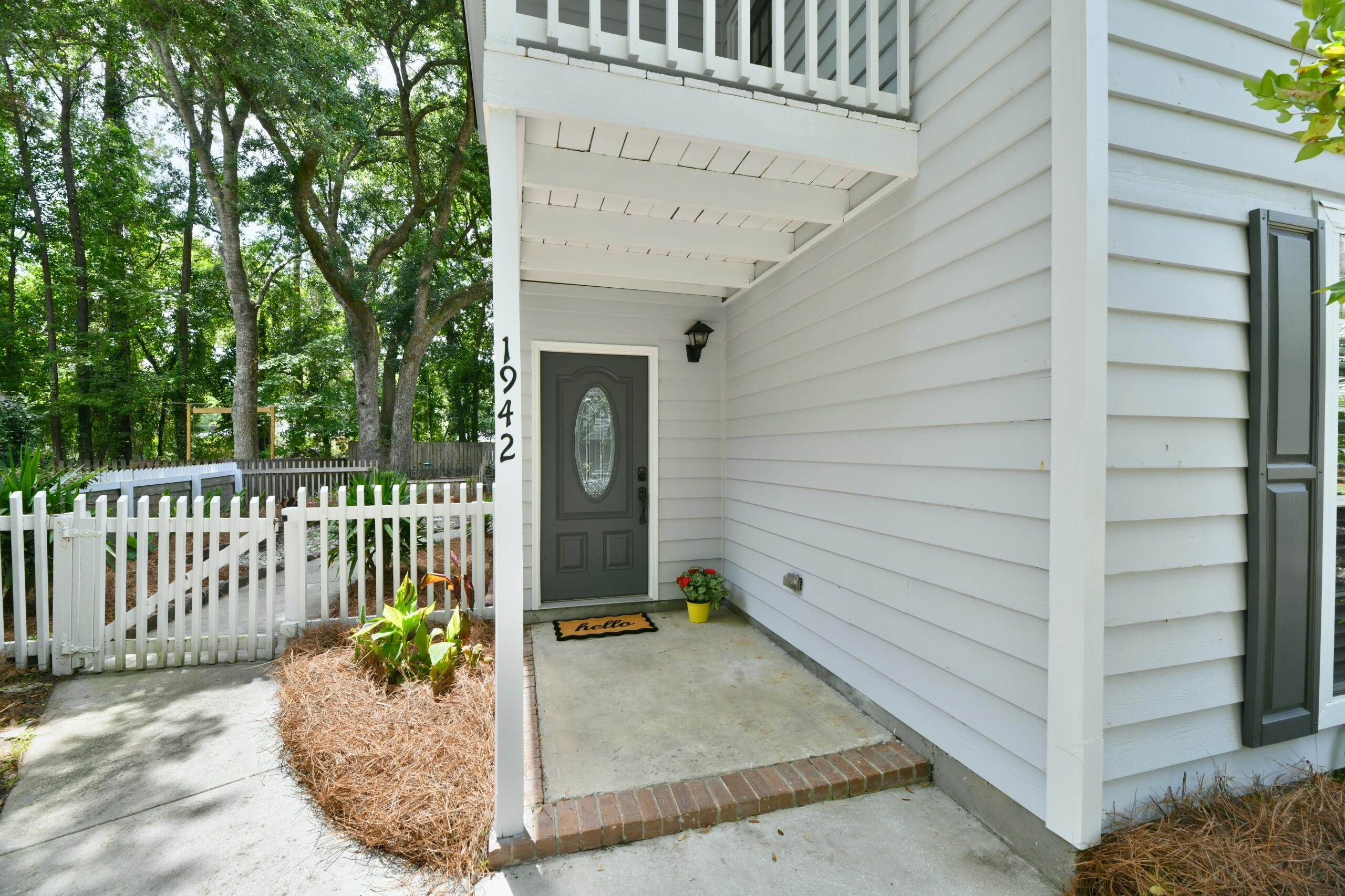 1942 Tison Lane