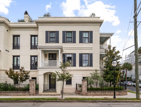 Photo of 31 Smith Street #201, Charleston, SC 29401 (MLS # 26025740)