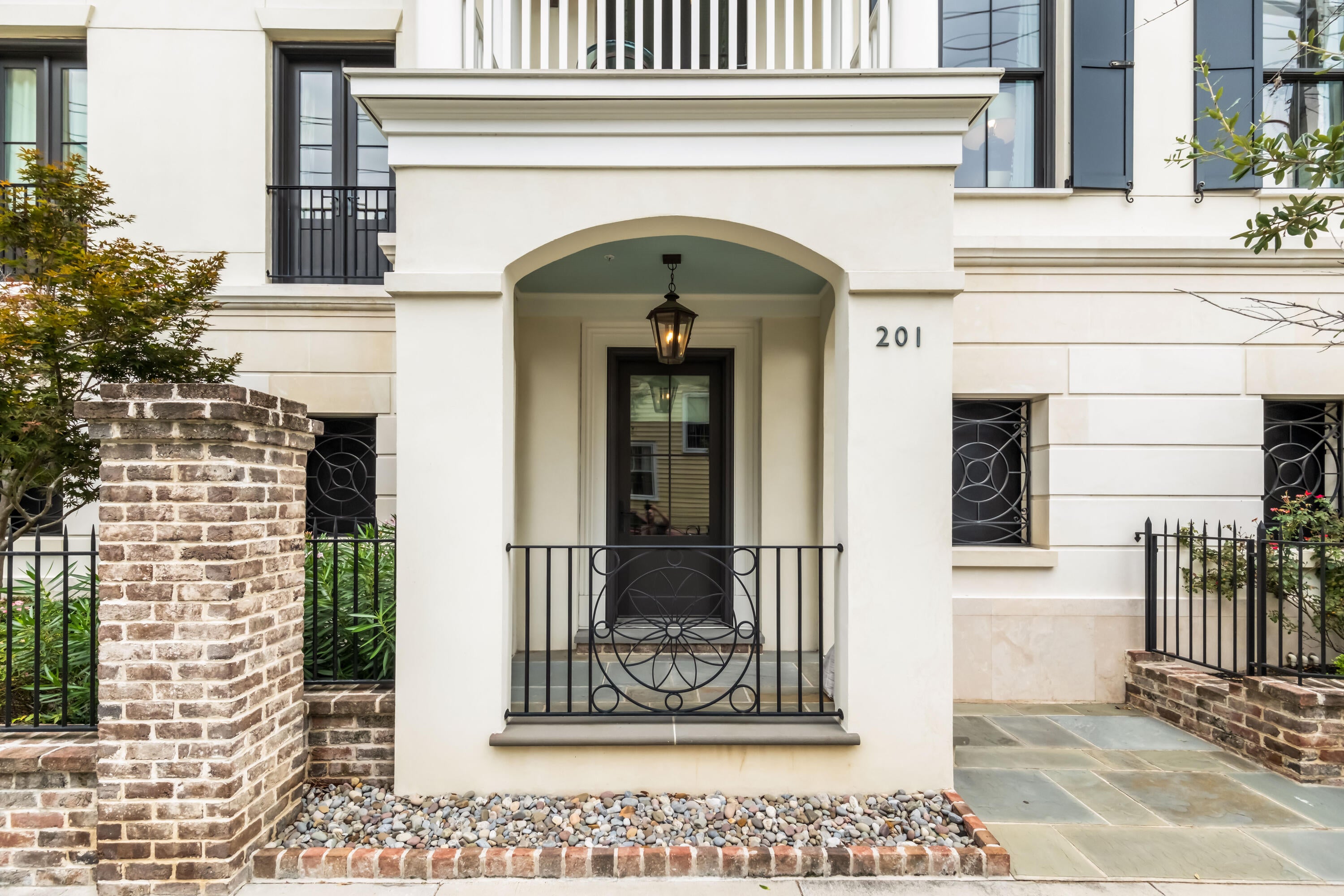 31 Smith Street 201