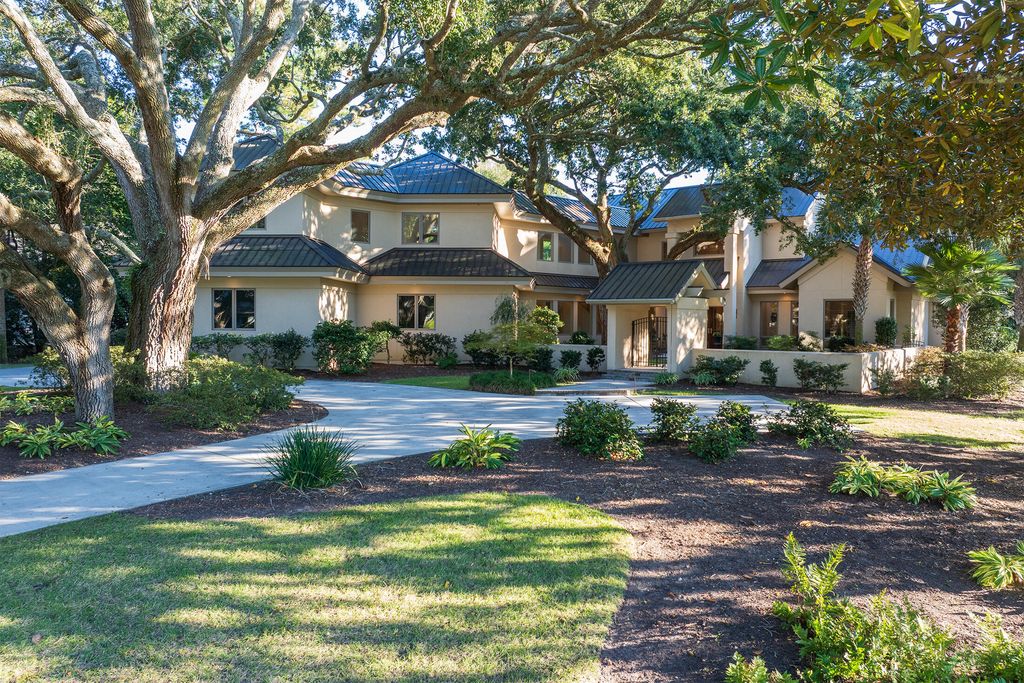 Photo of 65 N. Port Royal Drive, Hilton Head Island, SC 29928 (MLS # 25028871)