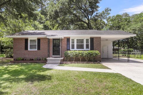 Photo of 2631 Ridgewood Avenue, Charleston, SC 29414 (MLS # 25016191)