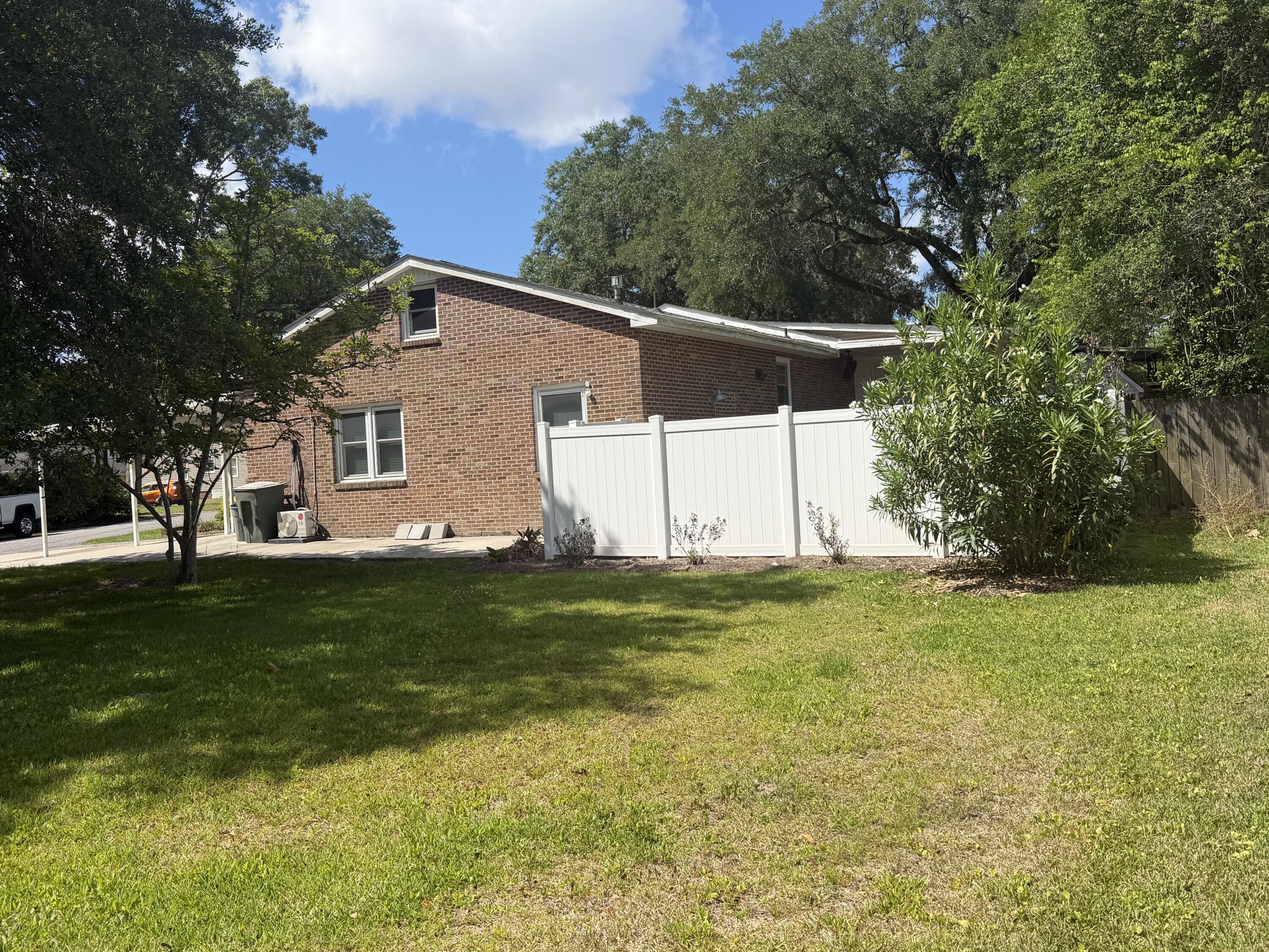 1022 Riverview Drive