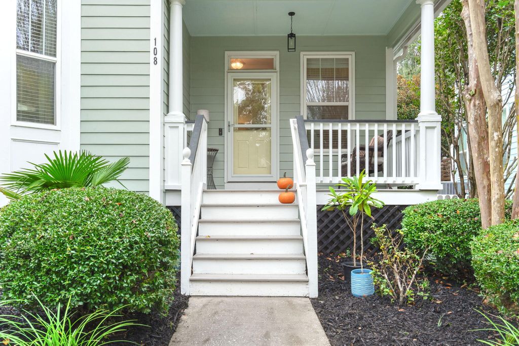 Photo of 108 Mellish Court, Charleston, SC 29492 (MLS # 25027963)