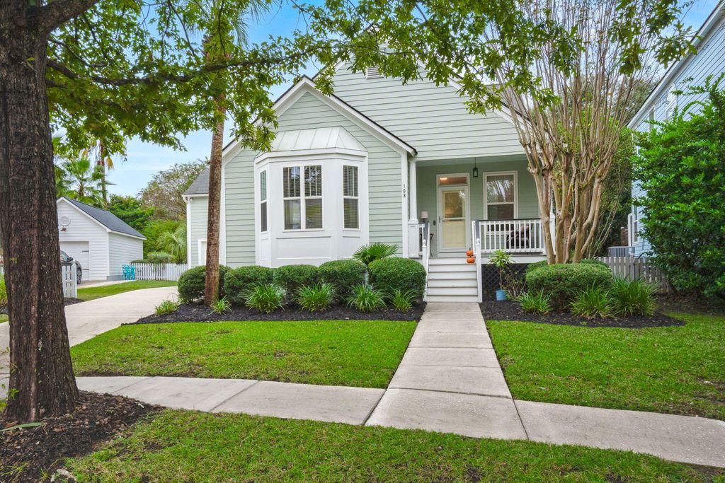 Photo of 108 Mellish Court, Charleston, SC 29492 (MLS # 25027963)