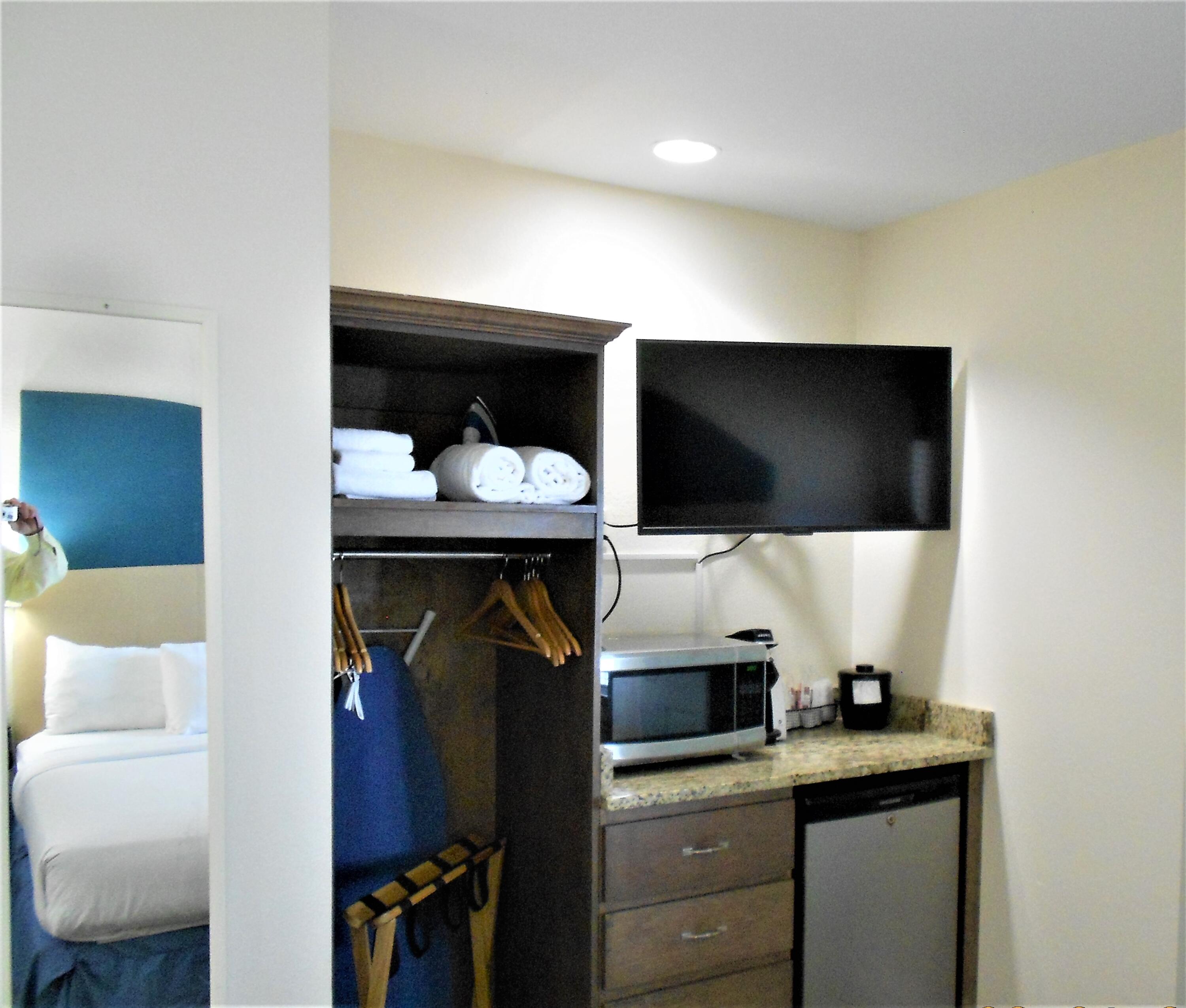 1004 Ocean Boulevard 206