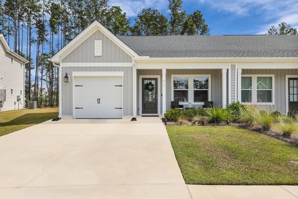 Photo of 825 Descartes Street, Summerville, SC 29486 (MLS # 25027498)