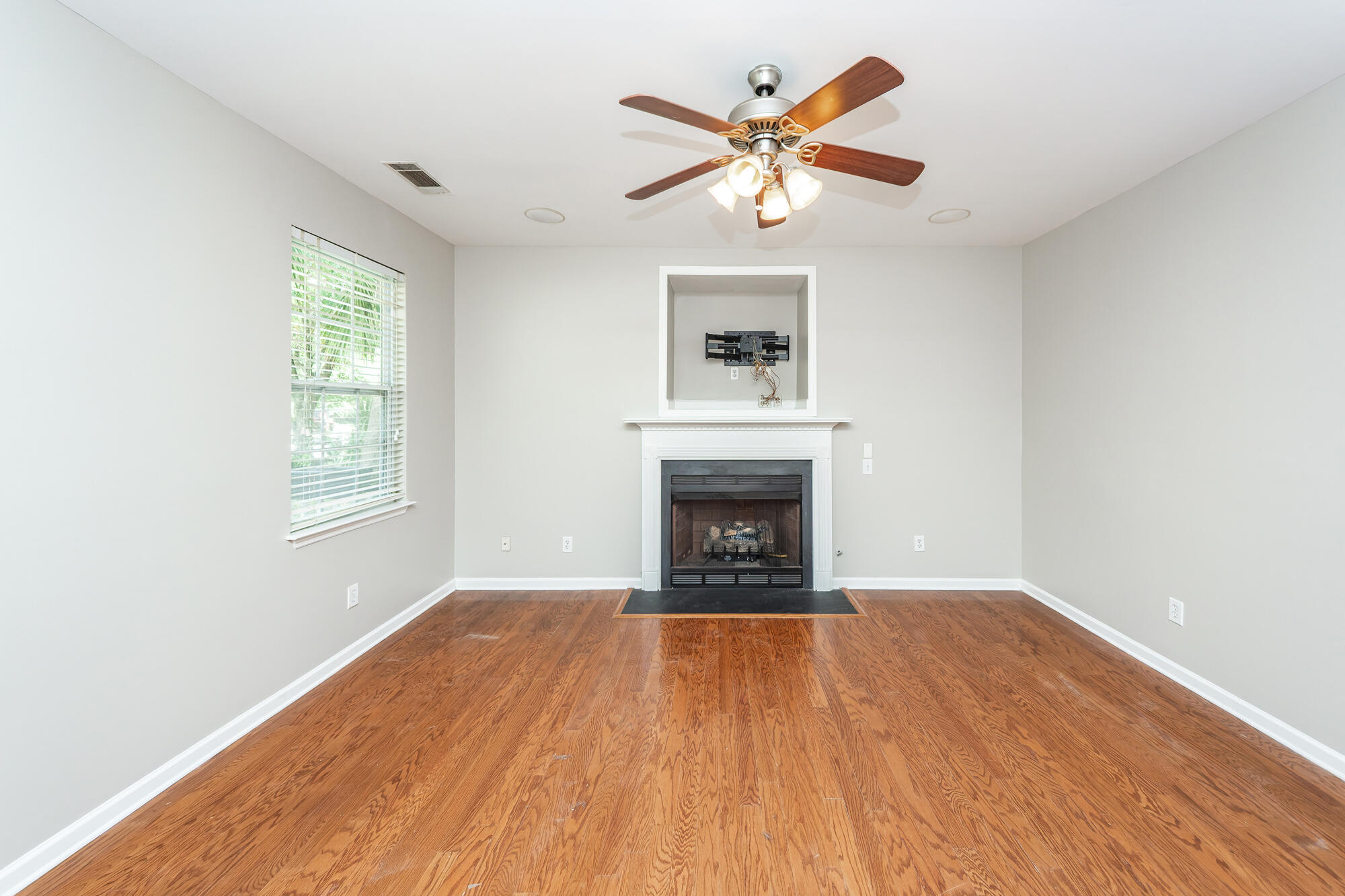 1764 Hickory Knoll Way