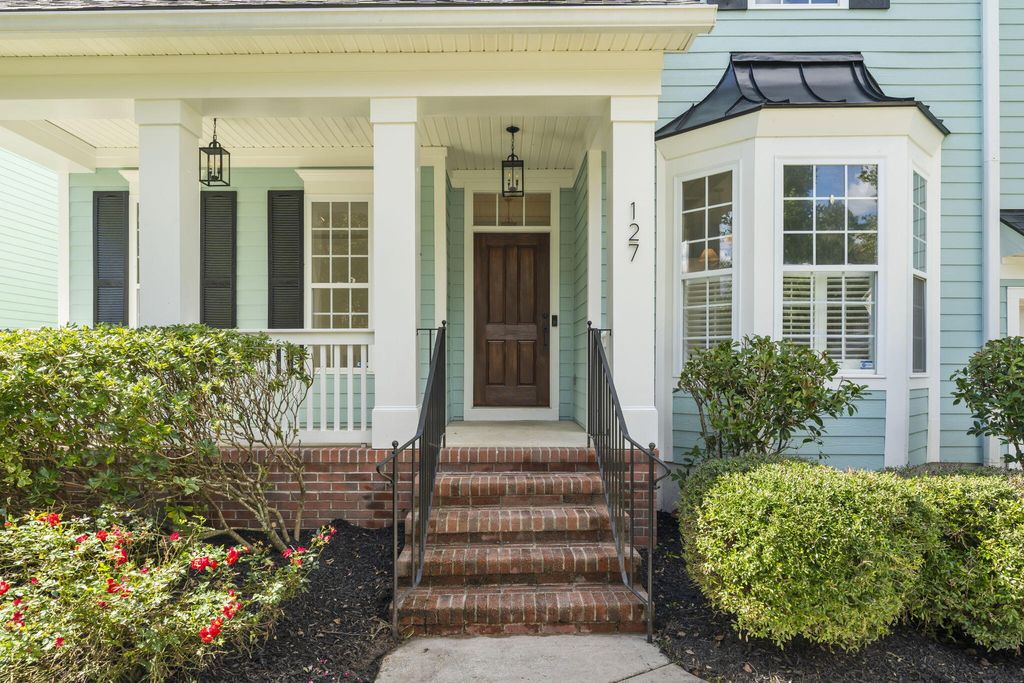Photo of 127 Marshside Drive, Summerville, SC 29485 (MLS # 25032740)