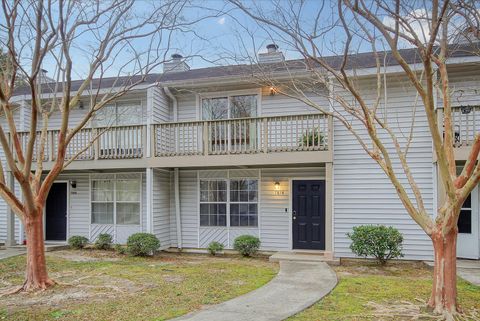 A home in North Charleston