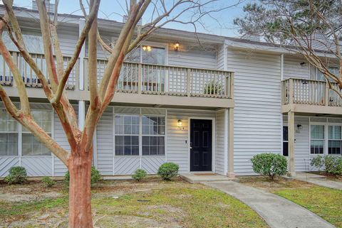 A home in North Charleston