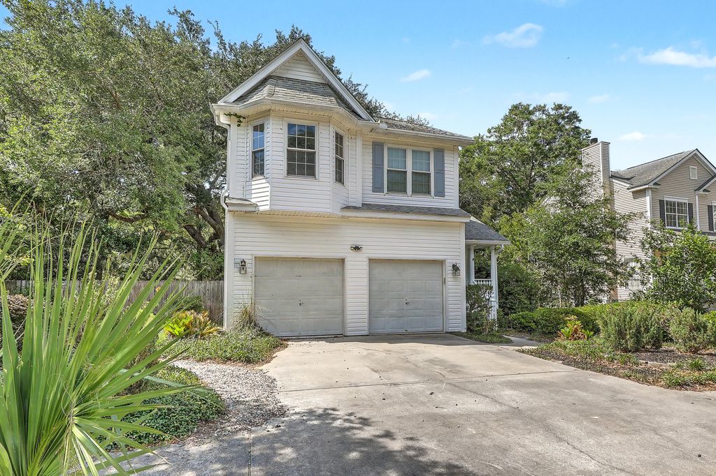 Photo of 1759 Crystal Lake Drive, Charleston, SC 29412 (MLS # 26014414)