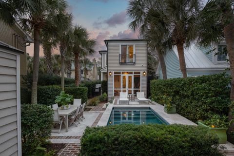 Photo of 18 Logan Street, Charleston, SC 29401 (MLS # 26004736)
