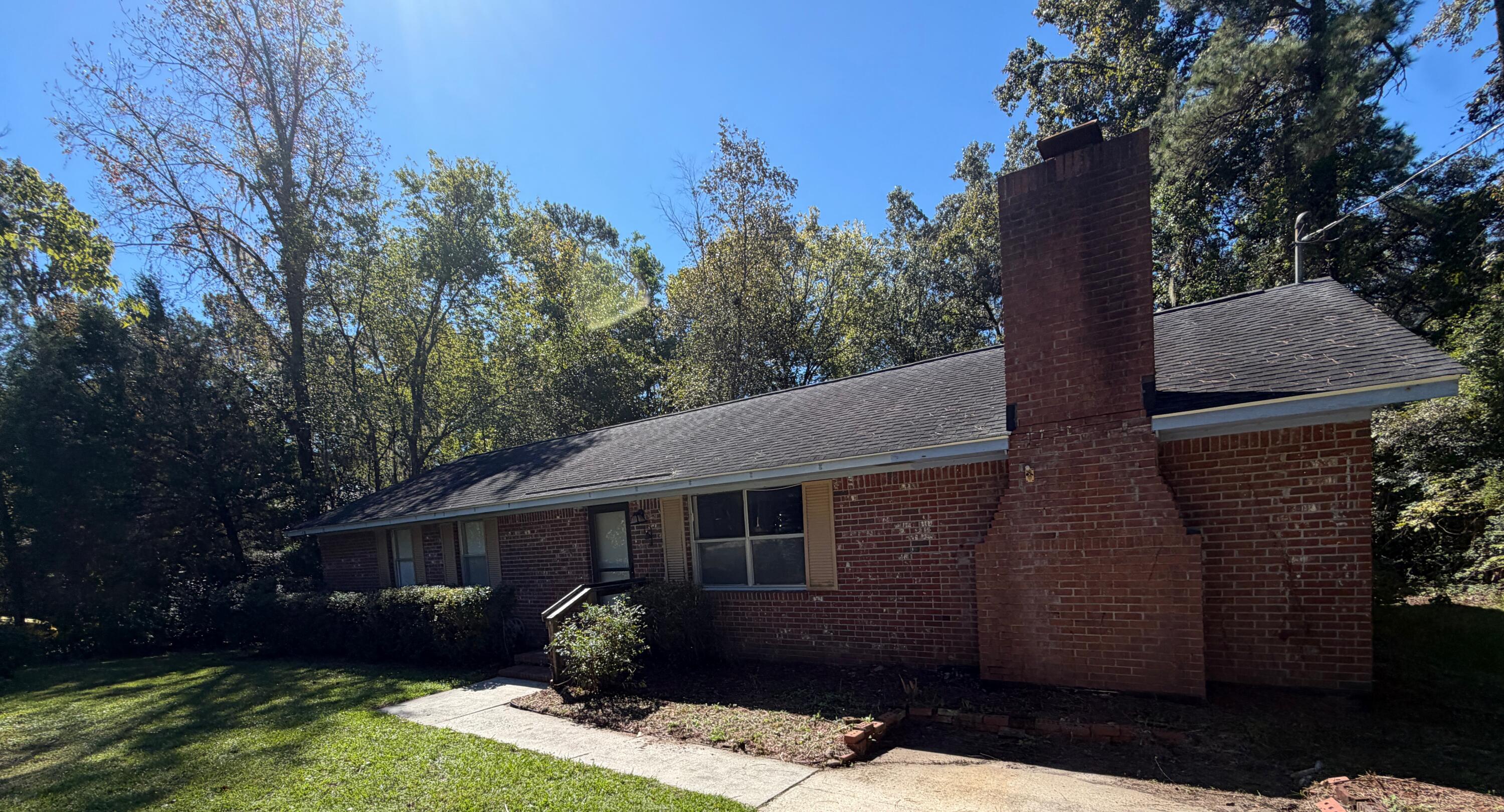 1218 Dennis Boulevard