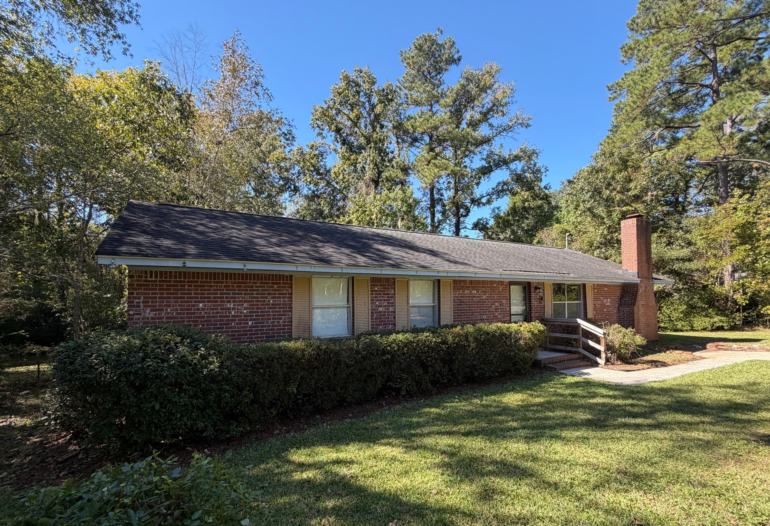 1218 Dennis Boulevard