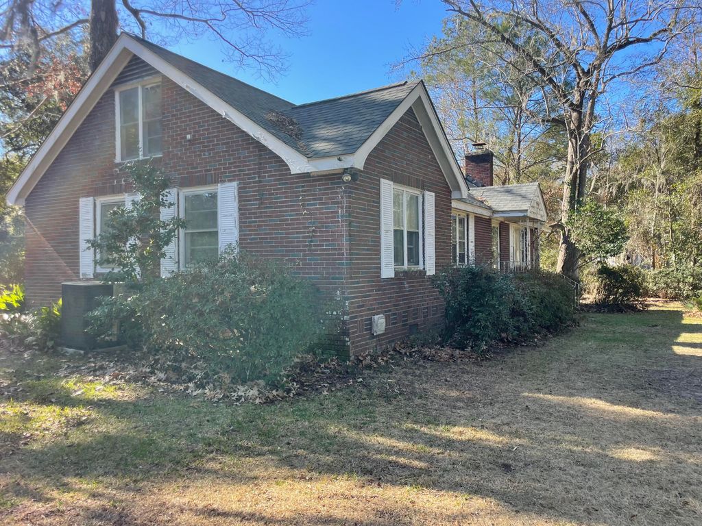 Photo of 2062 Lake Avenue, Charleston, SC 29414 (MLS # 26001698)