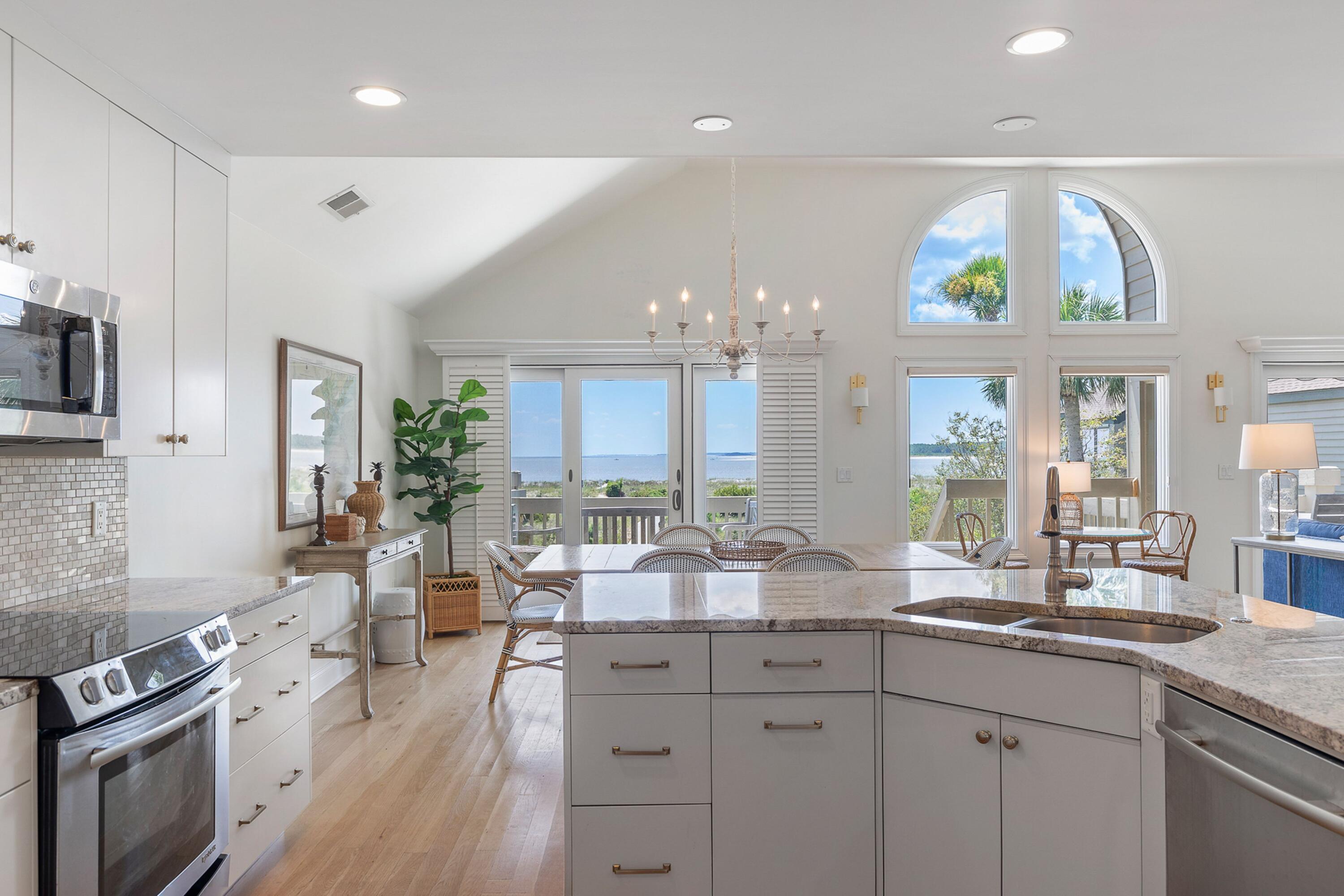 1394/96 Pelican Watch Villas