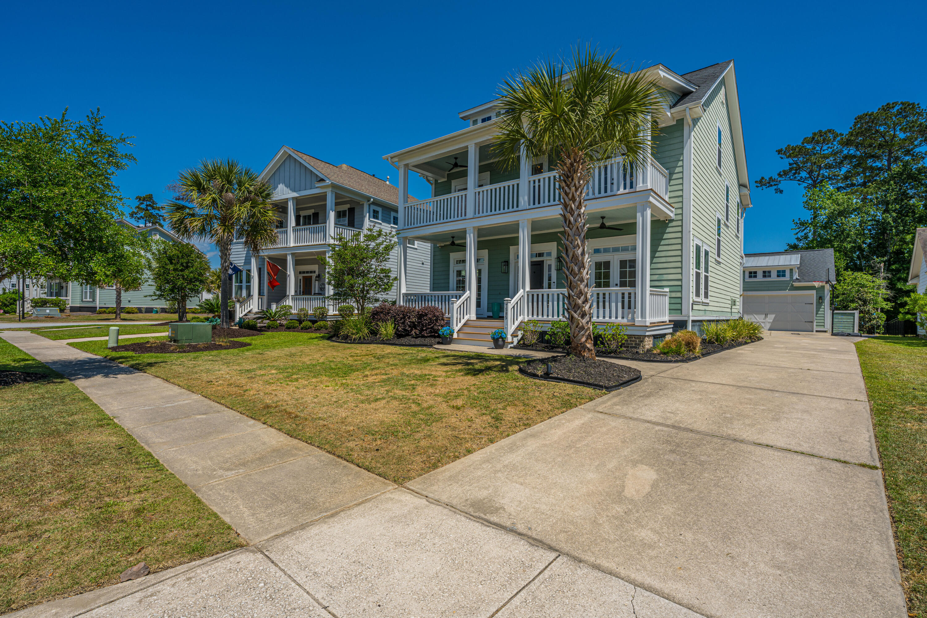 1585 Bourne Crossing