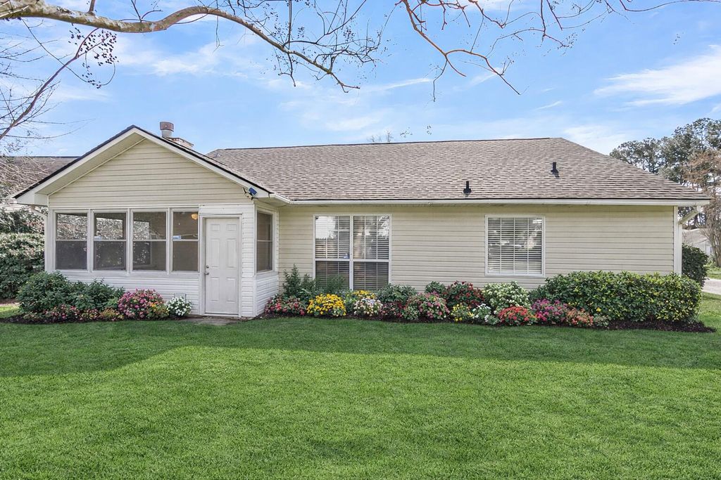 Photo of 101 Hialeah Court, Summerville, SC 29486 (MLS # 26006739)