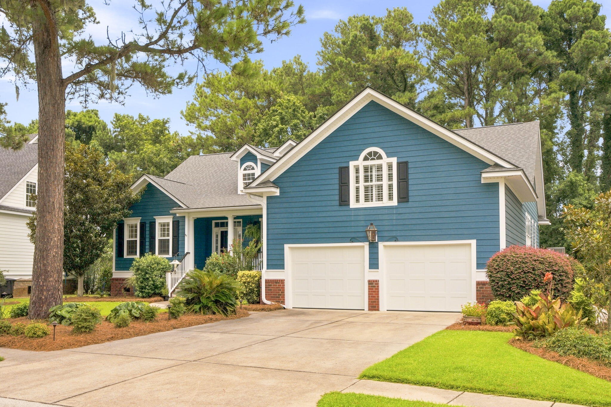 3505 Flowering Oak Way