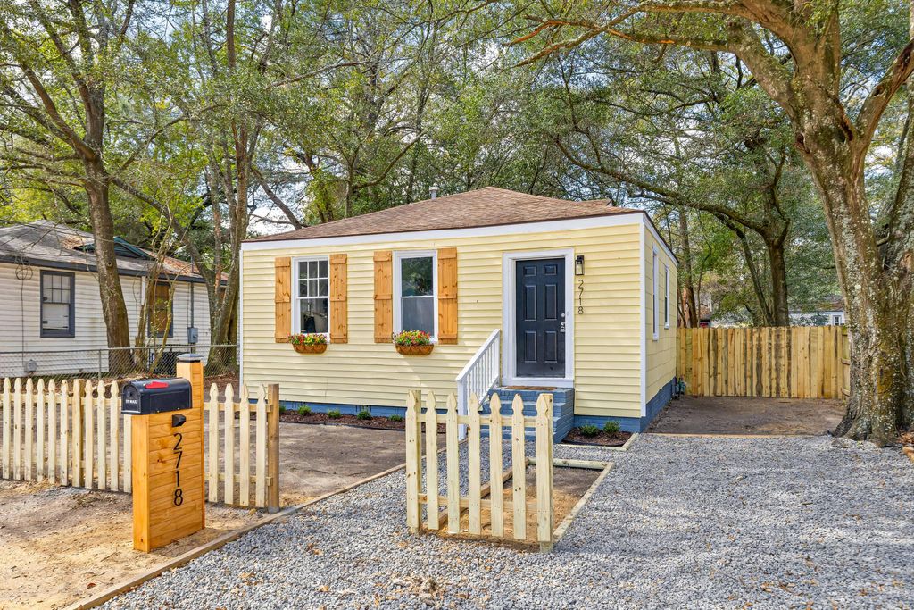 Photo of 2718 E Surrey Drive, North Charleston, SC 29405 (MLS # 26006619)