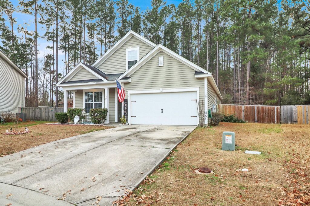 Photo of 207 Short Woods Court, Summerville, SC 29483 (MLS # 26000280)