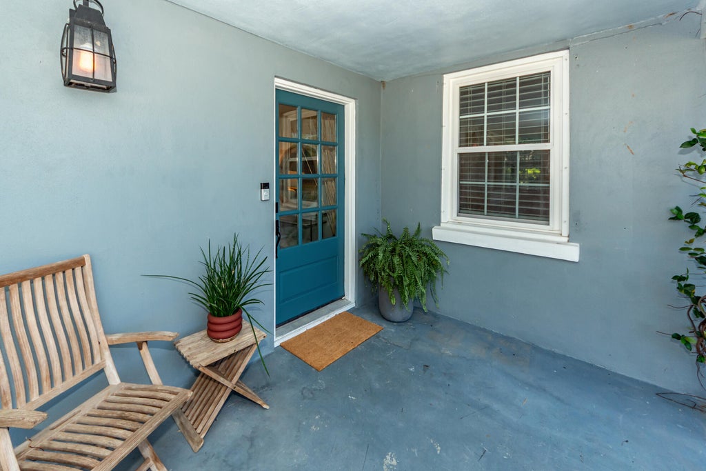 Photo of 818 Jordan Street, Charleston, SC 29412 (MLS # 26028594)