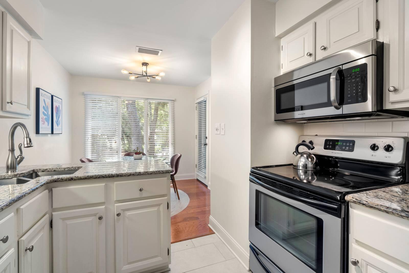 5558 Green Dolphin Way