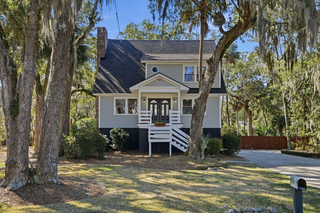 Photo of 133 Sparrow Drive, Isle of Palms, SC 29451 (MLS # 26005384)