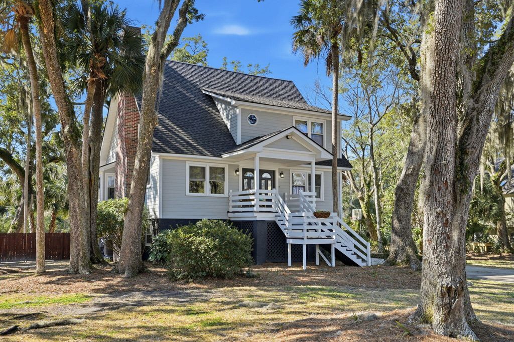 Photo of 133 Sparrow Drive, Isle of Palms, SC 29451 (MLS # 26005384)
