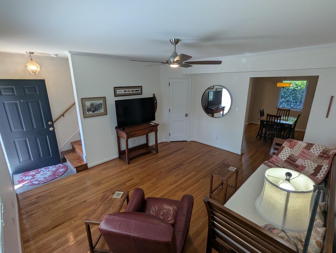 21 Hester Street 8