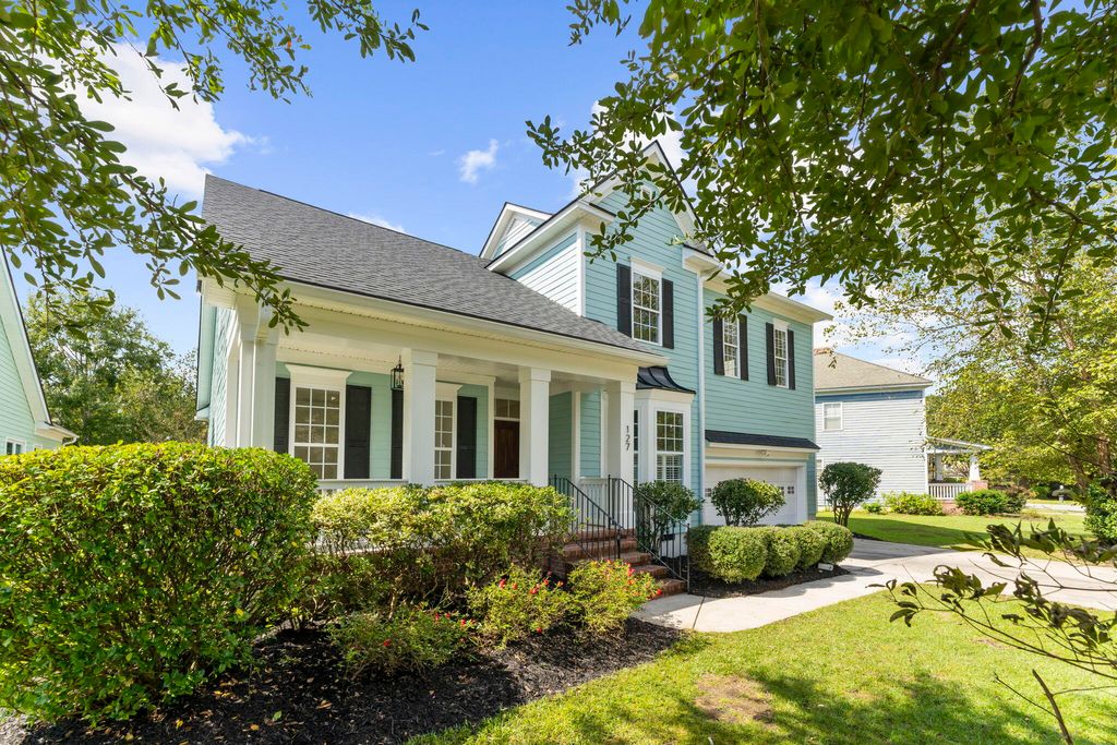 Photo of 127 Marshside Drive, Summerville, SC 29485 (MLS # 25030315)