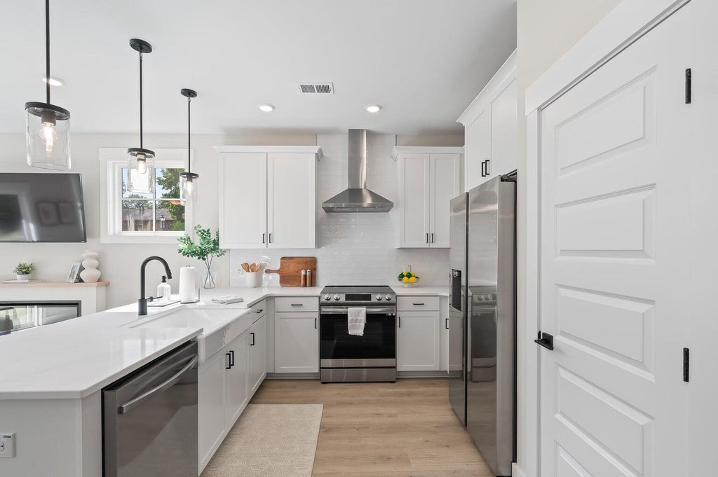 Photo of 5101 Buggs Lane, Summerville, SC 29485 (MLS # 26025310)