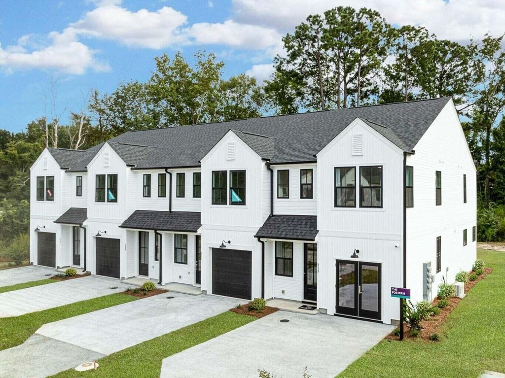 Photo of 5101 Buggs Lane, Summerville, SC 29485 (MLS # 26025310)