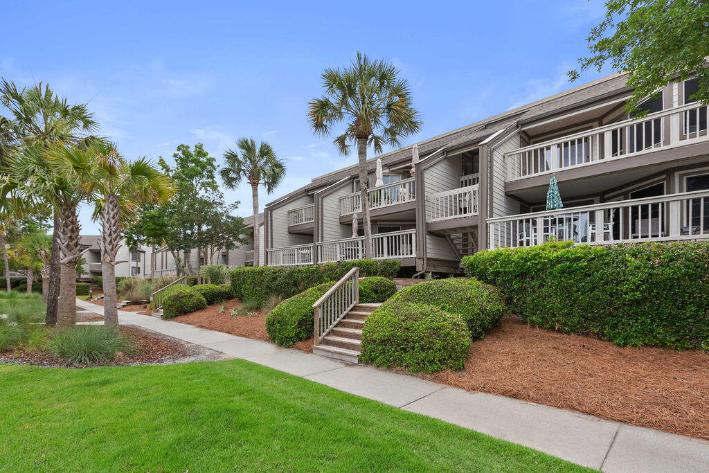 1627 Live Oak Park