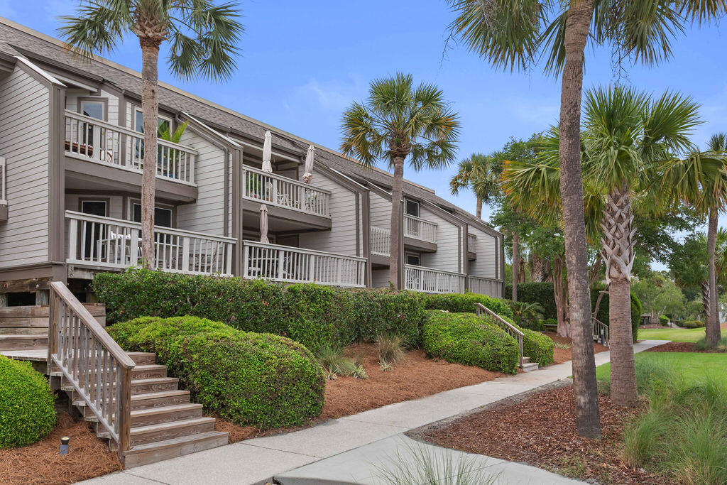 1627 Live Oak Park