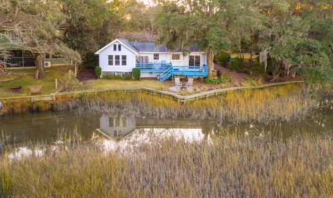 1996 Minott Street Charleston SC 29412