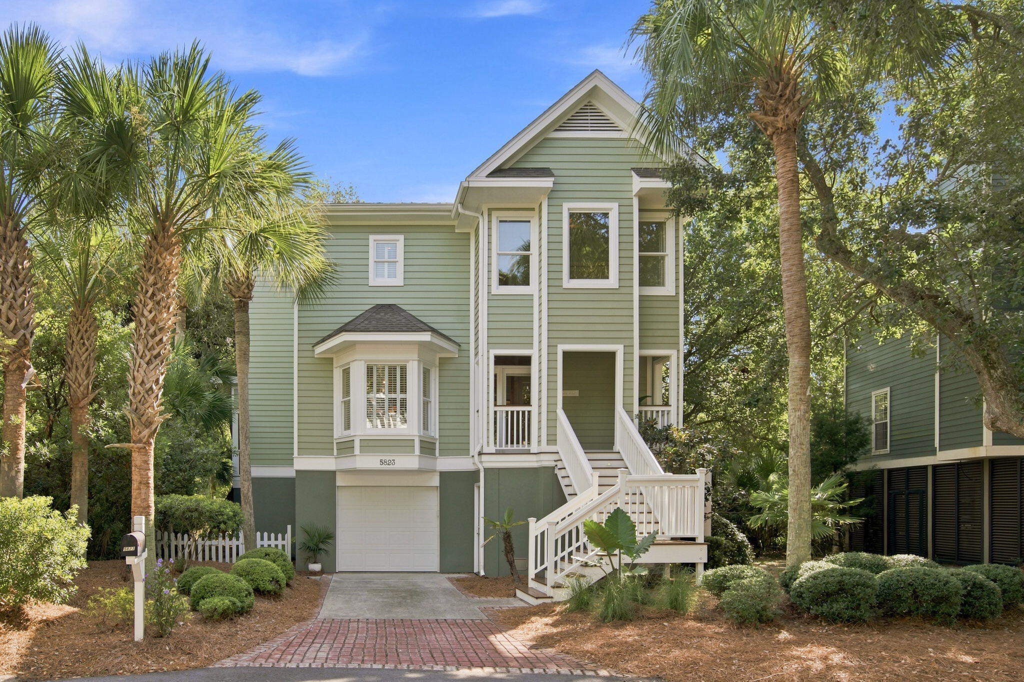 5823 Back Bay Drive