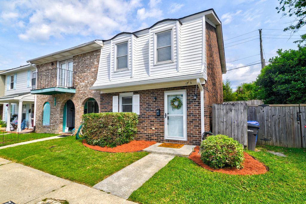 Photo of 743 Ralston Court, Mount Pleasant, SC 29464 (MLS # 26014810)