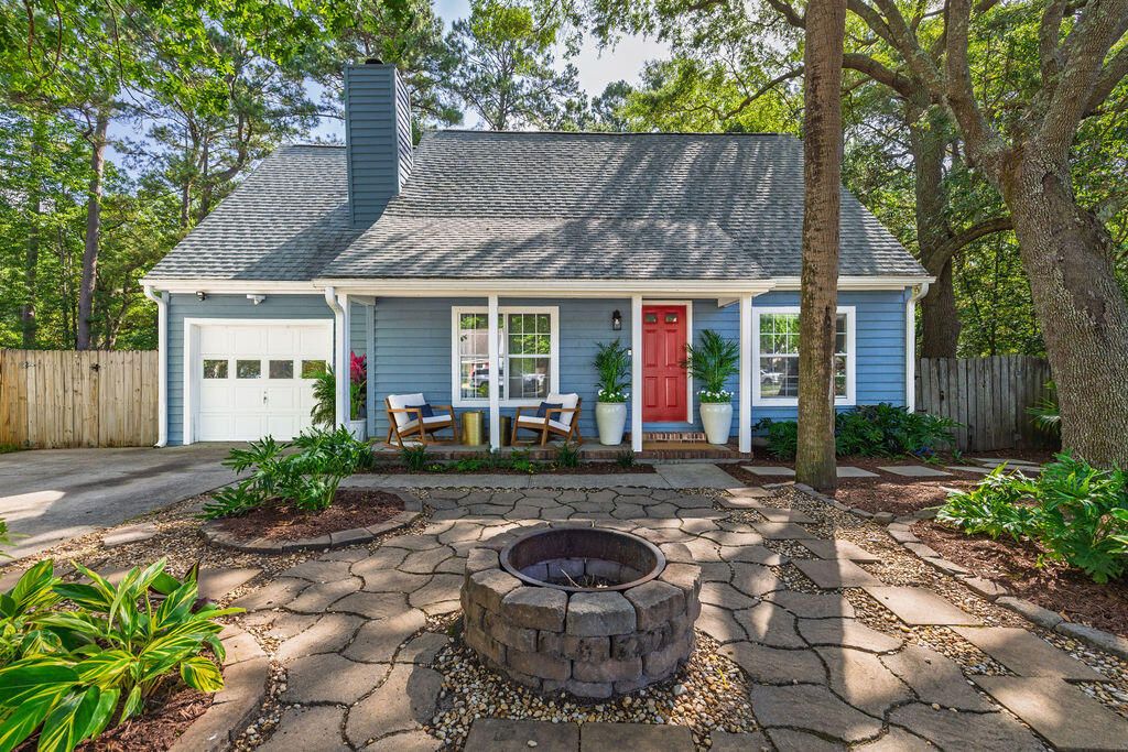Photo of 1408 School House Road, Mount Pleasant, SC 29464 (MLS # 26015248)