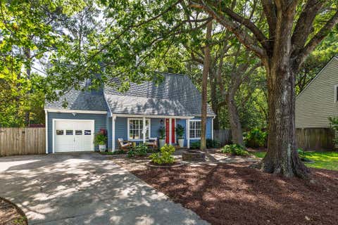 Photo of 1408 School House Road, Mount Pleasant, SC 29464 (MLS # 26015248)