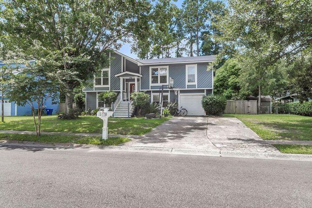 Photo of 1784 Banbury Road, Charleston, SC 29414 (MLS # 25028351)