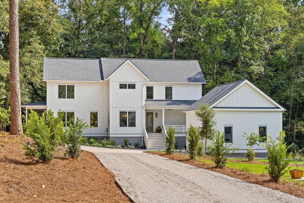 Photo of 215 Marion Avenue, Summerville, SC 29483 (MLS # 25026137)