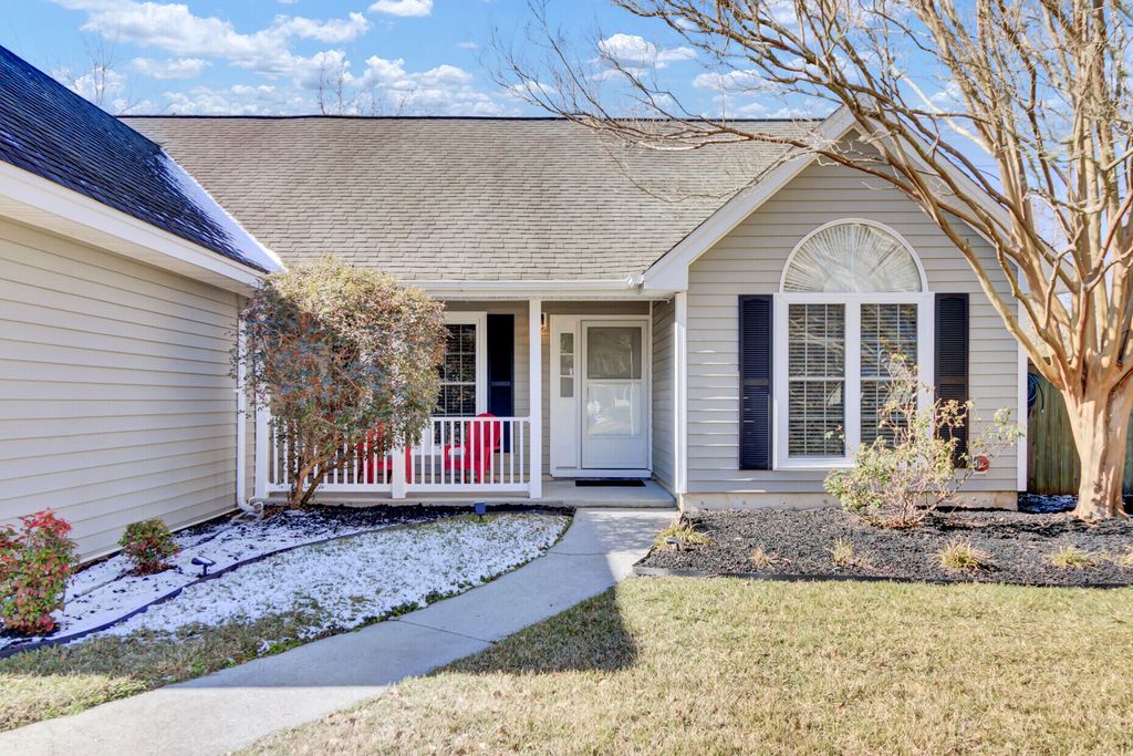 Photo of 1470 Hidden Bridge Drive, Mount Pleasant, SC 29464 (MLS # 26003628)