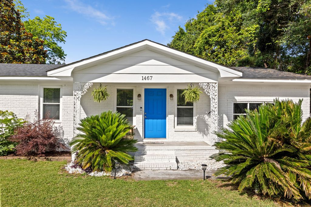 Photo of 1467 Westwood Drive, Charleston, SC 29412 (MLS # 26014825)